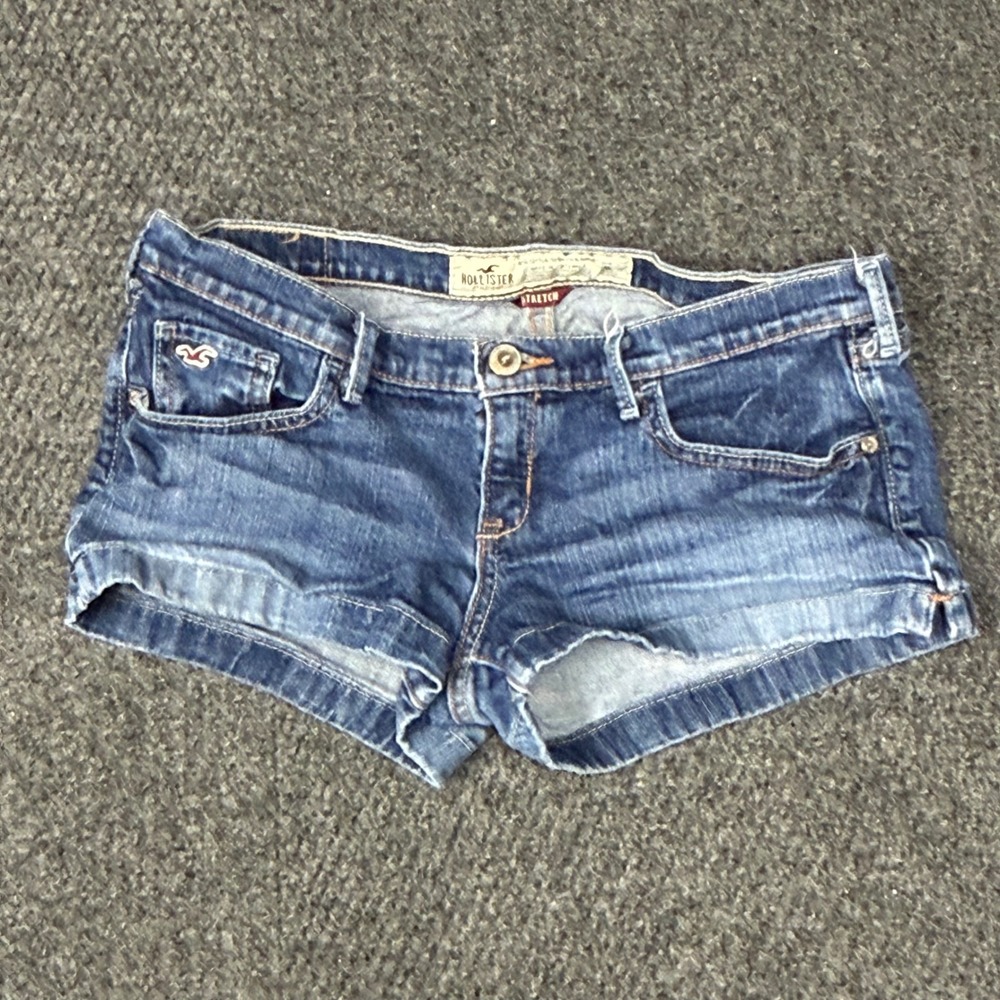 Hollister Low Rise Denim Shorts Medium Wash Stretch Cuffed Size 5 29W